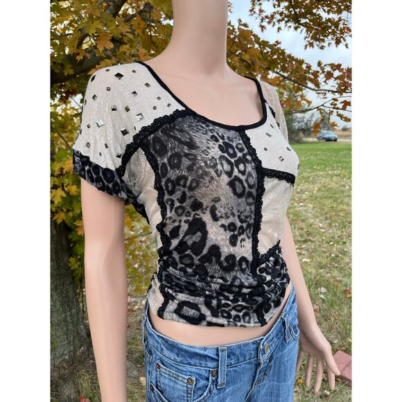 Daytrip Patchwork Lace & Animal Print Top - Picture 4 of 8
